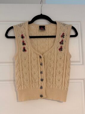 Vintage Wool Cream Cable-Knit Floral Embroidered Sweater Vest